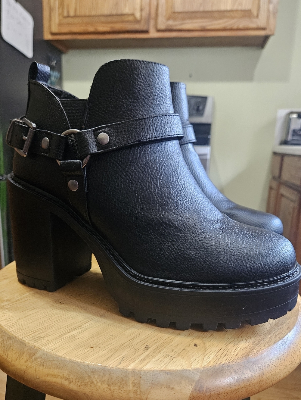 💥SALE💥Torrid Black Lug Sole Chunky Heel Ankle Boots - Picture 6 of 11